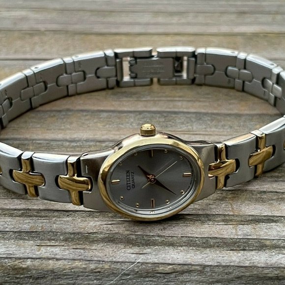 Citizen Quartz Ladies Watch Double Tone Goldlight Gunmetal Tone Analog Wrist Wa - Picture 2 of 12
